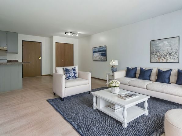 315 4th Ave S APT 404