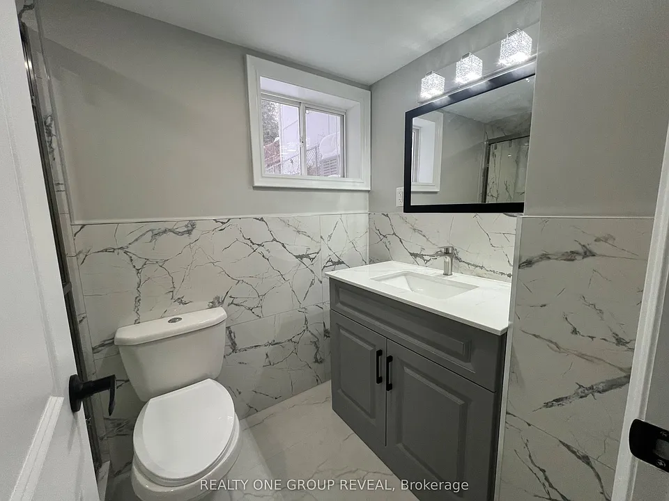 75 Regatta Cres #BASEMENT