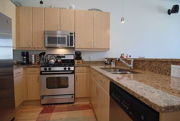 4th image of 101 W Superior St APT 803