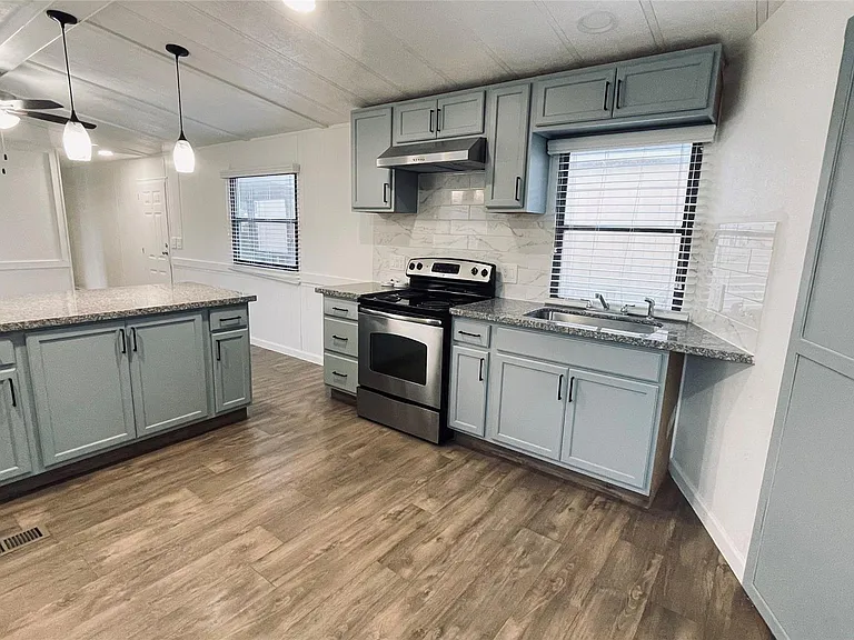 21615 Erika Ct — Photo 3