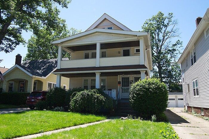 1st image of 1644 Victoria Ave #Up