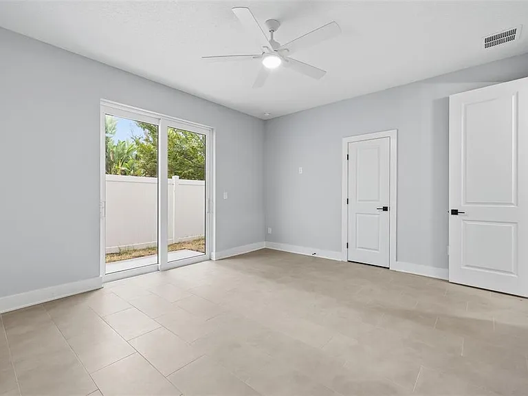 4208 W Carmen St #C — Photo 29