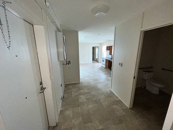 4th image of 18 Burge Dr #18