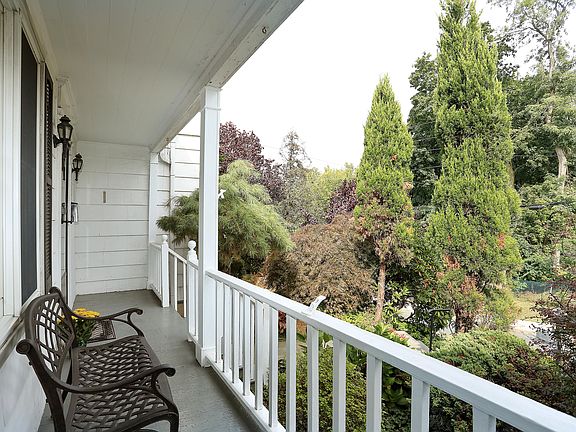2nd image of 80 Leewood Dr