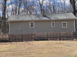 714 Beacon Valley Rd, Naugatuck, CT 06770