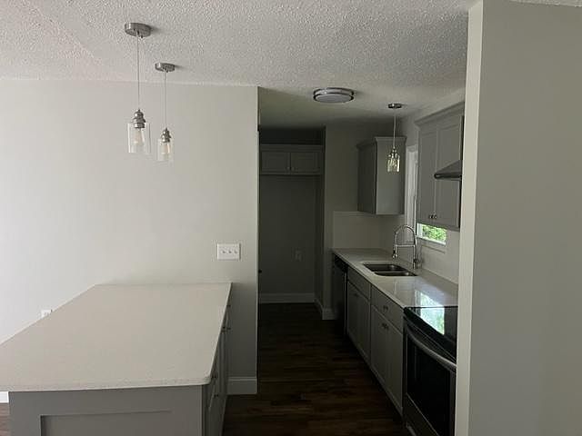 1st image of 5045 Merlin Dr