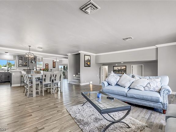 4th image of 3315 Dakota Way