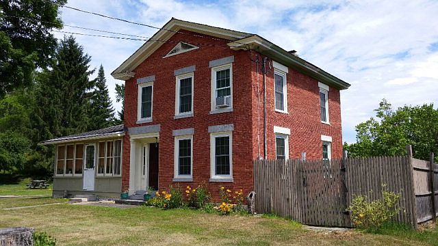 1st image of 19 Church Ln
