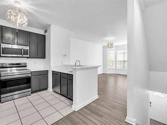 5th image of 375 Highland Ave NE Unit 1002