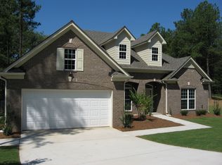 1 Victoria Dr, Fairburn, GA 30213