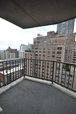 Rented by Keller Williams NYC | media 19