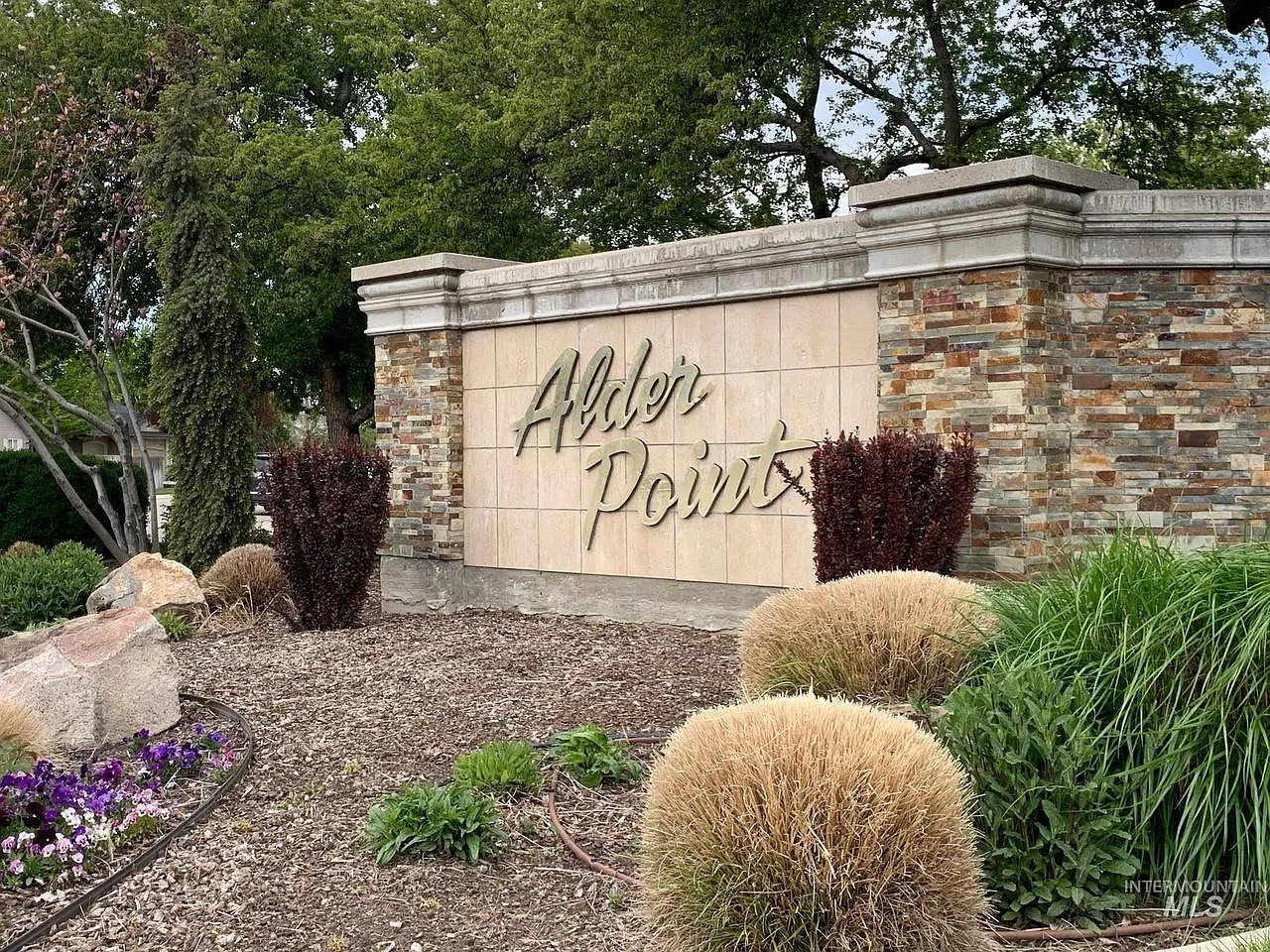 4 bed, 1700 sqft, $2,600 — Photo 4
