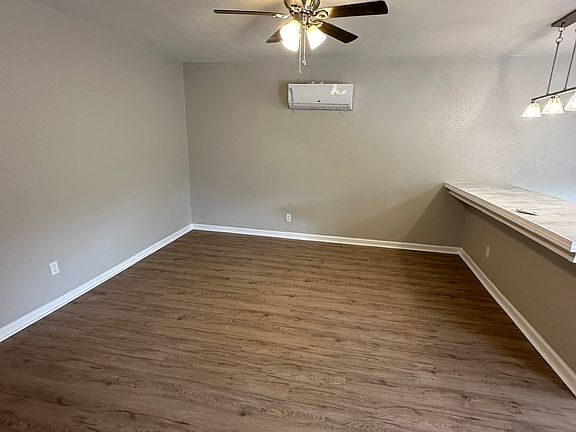 5th image of 643 Plantation Way Unit 2