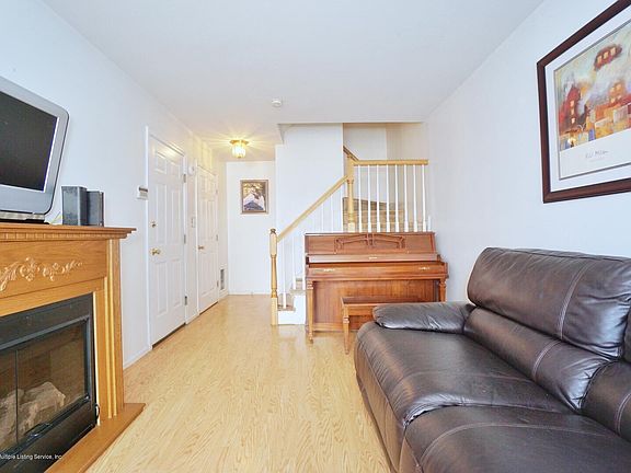 4th image of 332 Aspen Knolls Way