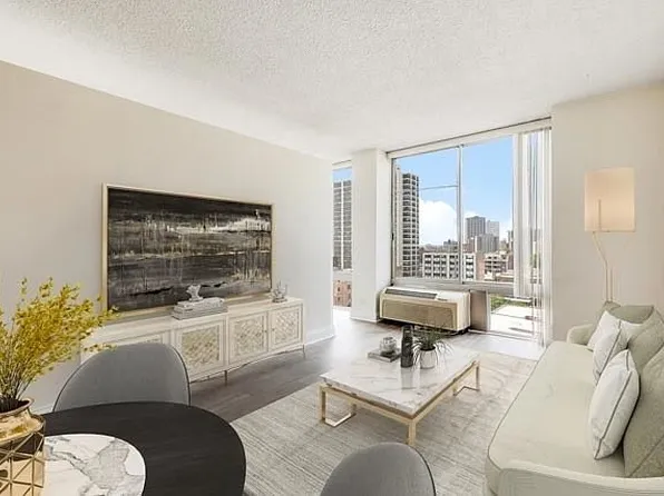 450 W Briar Pl APT 11C, Chicago, IL 60657