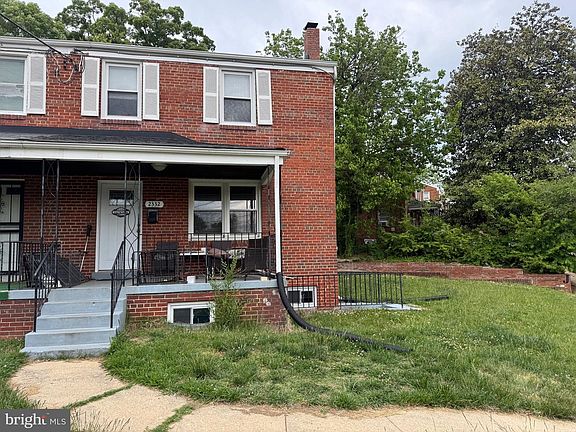 2nd image of 2332 Jameson St