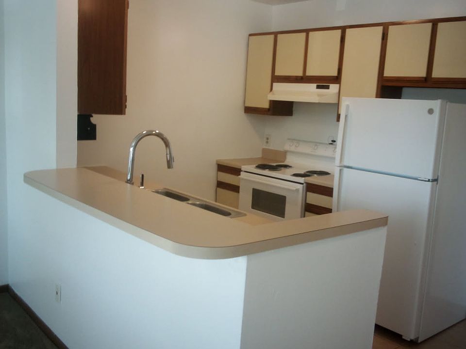 1st image of 108 Sandstone Ct