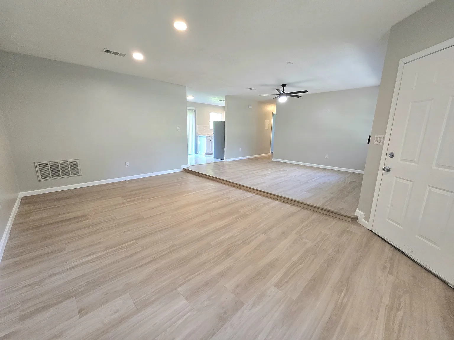 3 bed, 1296 sqft, $1,475 — Photo 4