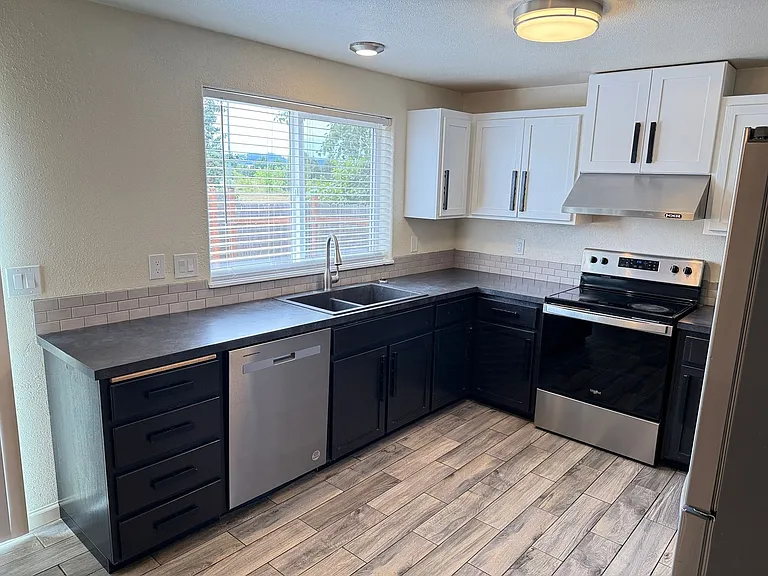 4432 Fergus Ave — Photo 14