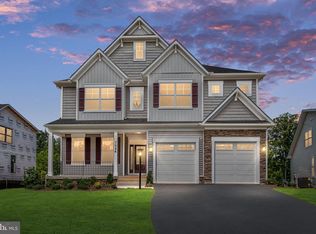 7526 Pine St, Manassas, VA 20111