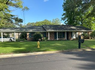 523 Chestnut Dr, Starkville, MS 39759