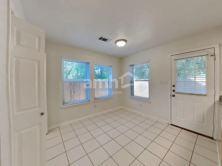 31442 Camden Village Dr — Photo 4