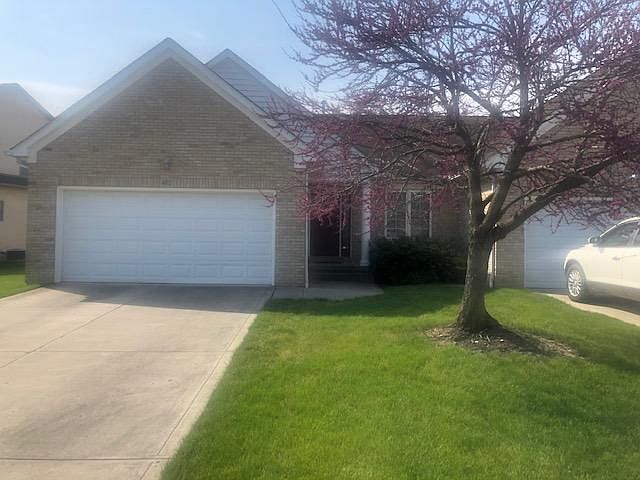 1st image of 472 Radcliff Dr