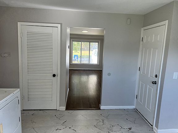 5th image of 3989 Ziegler St