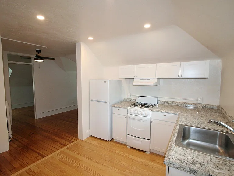 1423 Race St #5 — Photo 4