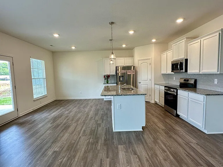 2380 Geranium Ln — Photo 11