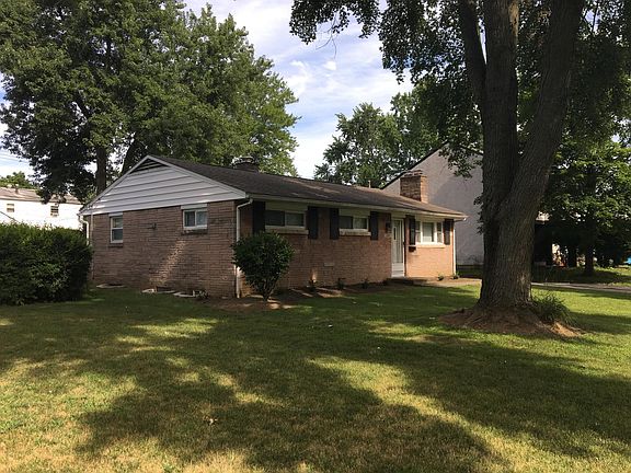 2nd image of 1197 Carrousel Dr E
