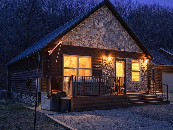 2nd image of 814 Peace In Valley Road