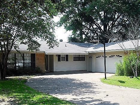 1st image of 2609 McArthur Dr