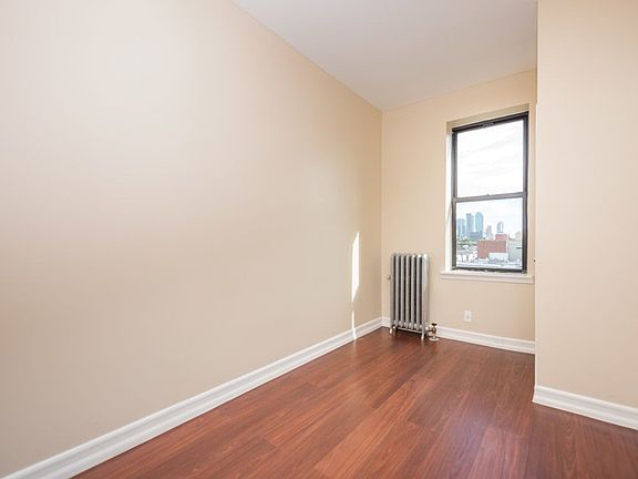 4th image of 1011 34th Ave APT 4A