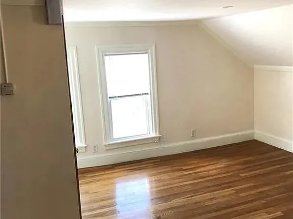 111 Bartlett Ave #3, Providence, RI 02905