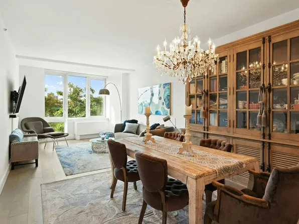 120 Riverside Boulevard 3N image 3 of 13
