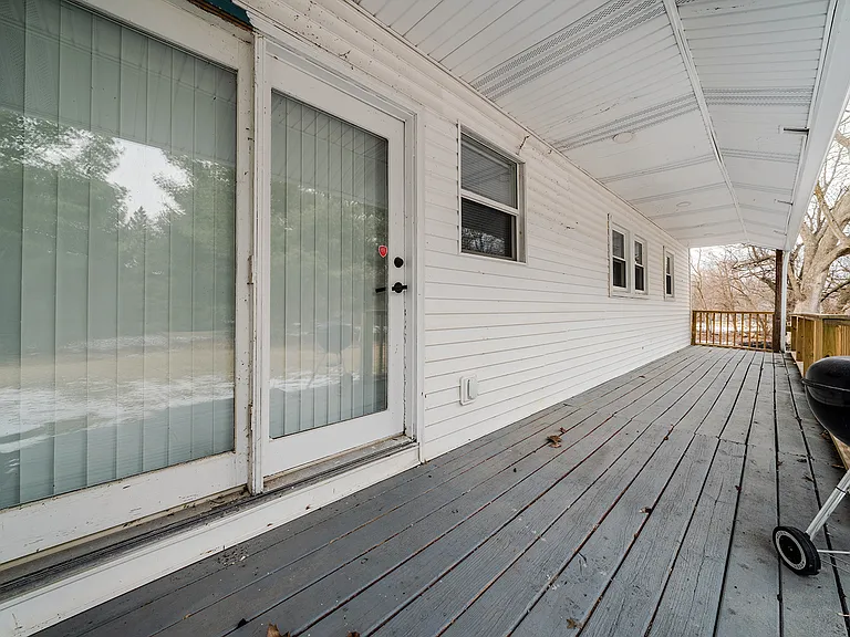 112 Liverpool Dr SE — Photo 31