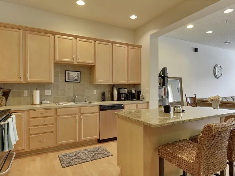 5900 Oxford St #21 — Photo 2