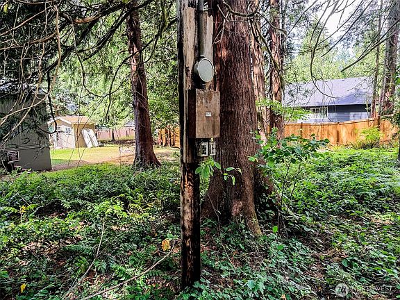4th image of 450 E Wood Lane