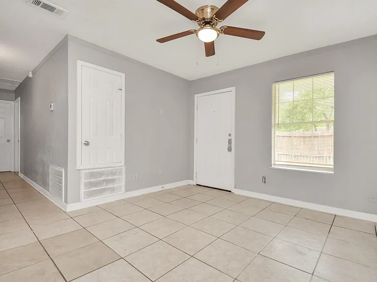 8622 Elbert St #B — Photo 5