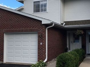 1913 Riverside Dr UNIT B, Suamico, WI 54313