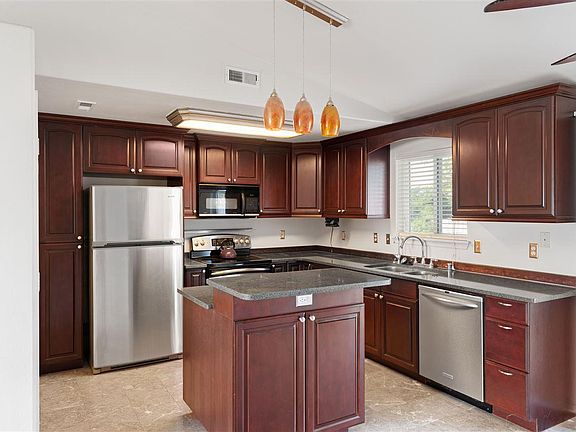 3rd image of 3145 Lupine St