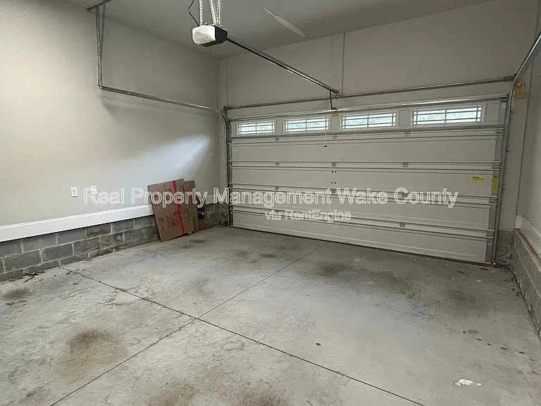 5412 Robbins Dr — Photo 17