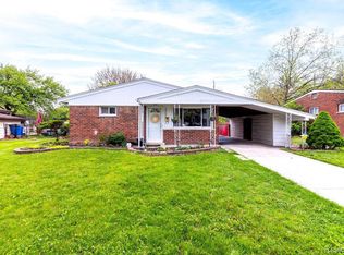 23242 N Brookside Dr, Dearborn Heights, MI 48125