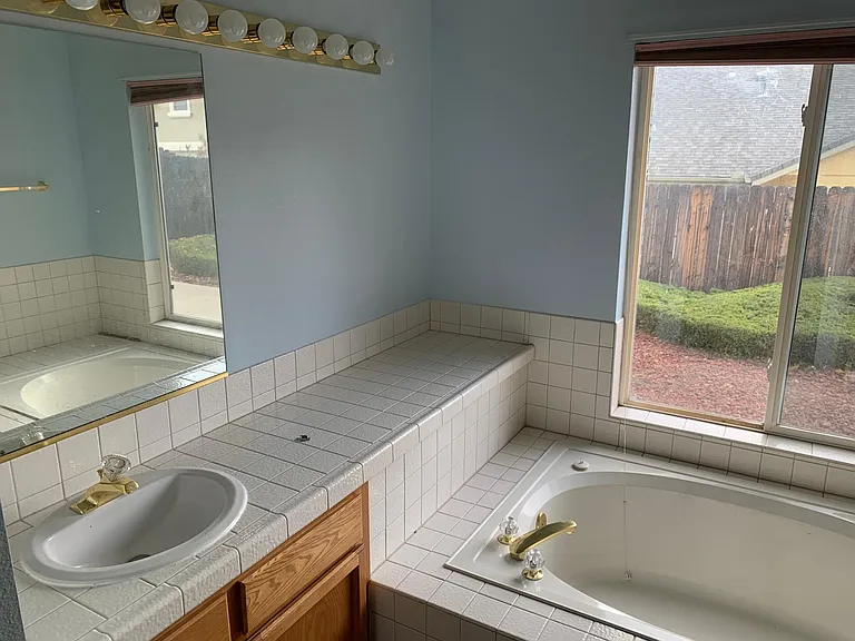 5850 Blue Horizon Dr — Photo 7
