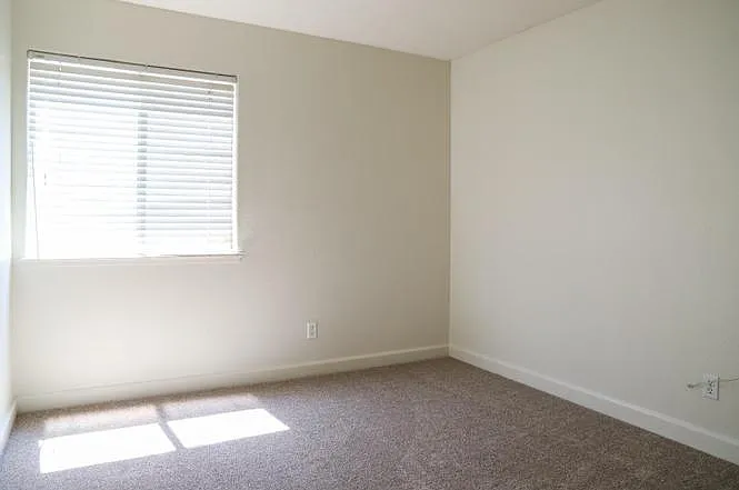 5662 N Delbert Ave — Photo 9