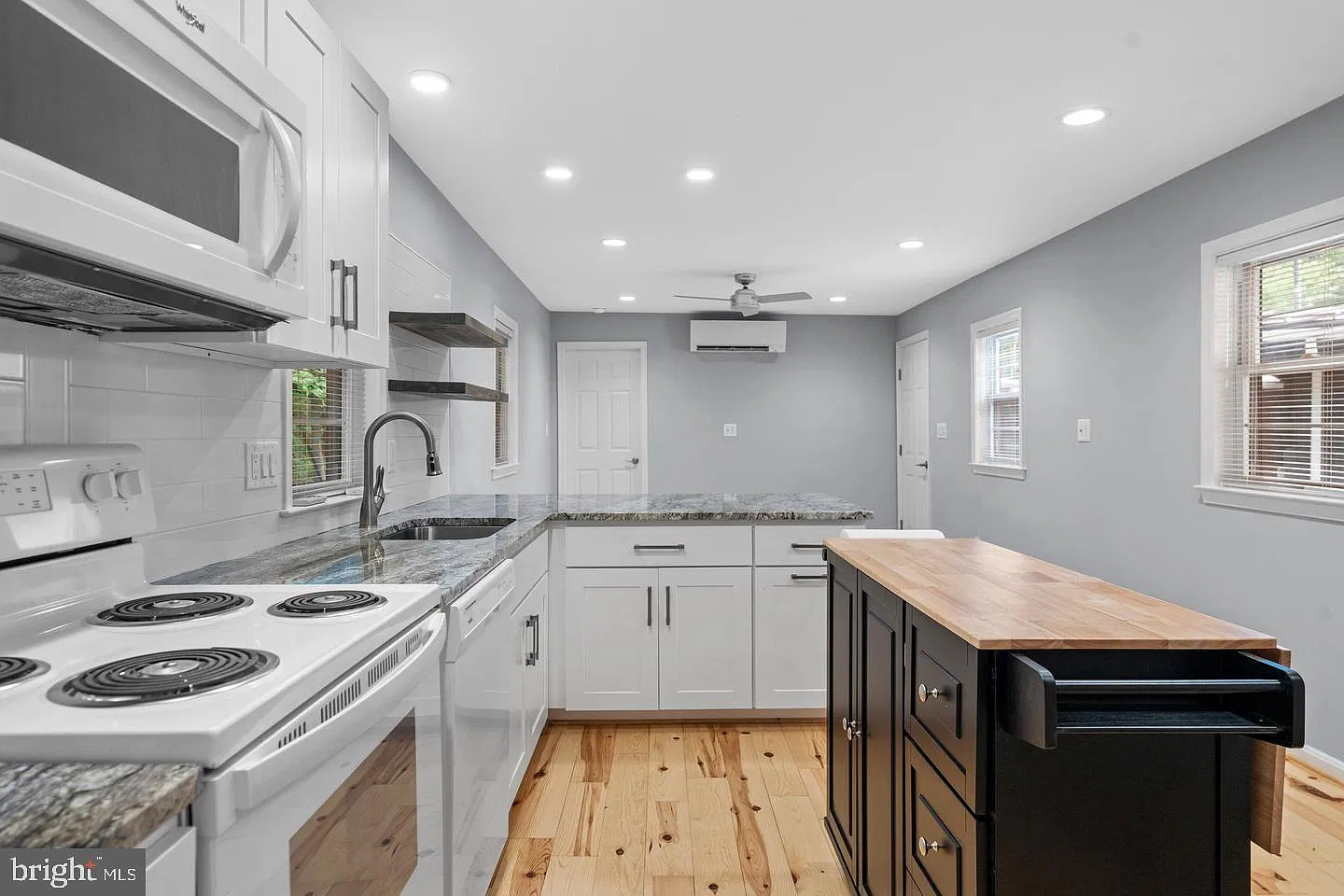 1 bed, 1.0 bath, 578 sqft, $1,600 — Photo 2