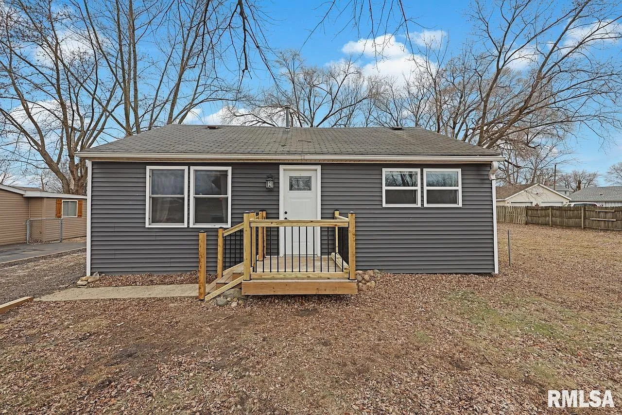 1141 Perry St photo 1