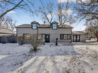 5016 Oak Center Dr, Oak Lawn, IL 60453