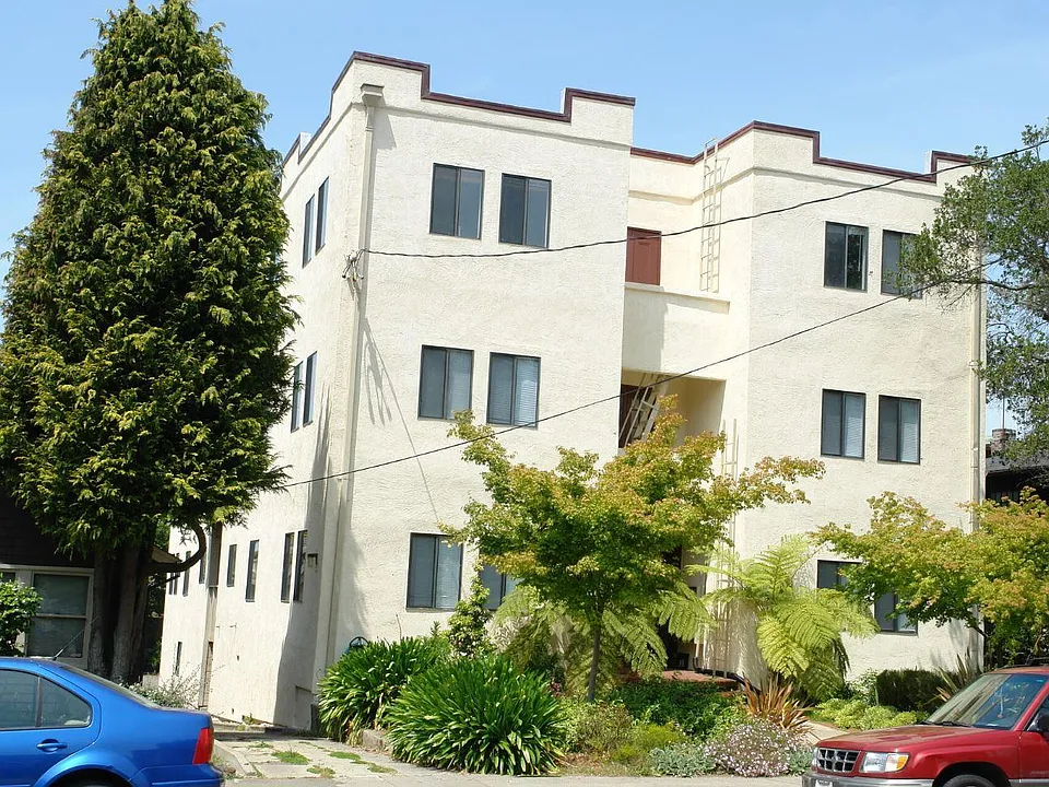 2620 Hillegass Ave.